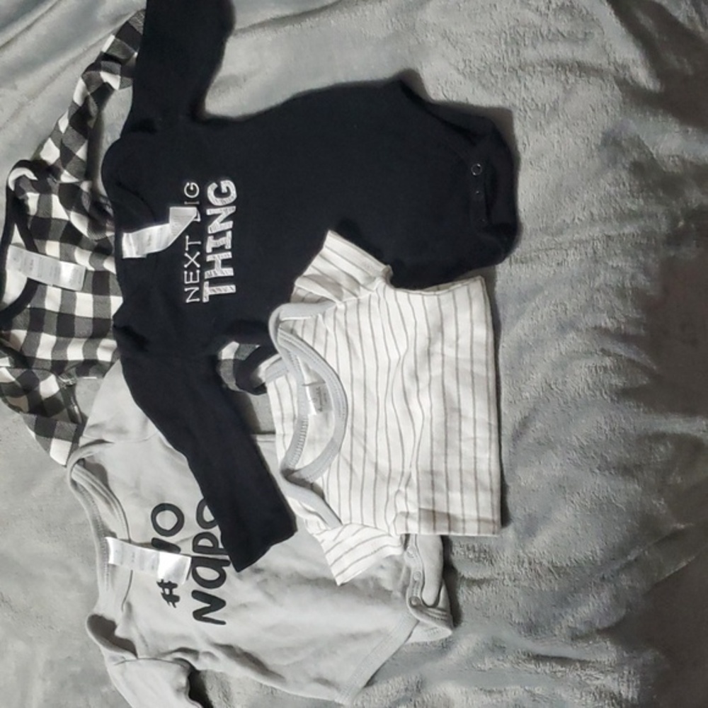 4 0-3 month onsies